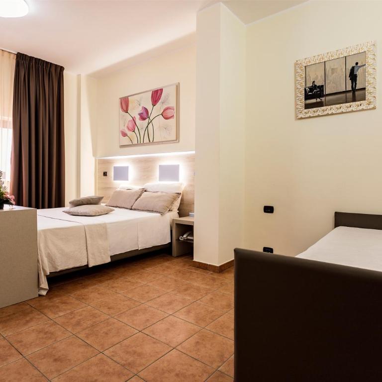 Hotel Fly - Camera Matrimoniale/Doppia con Letti Singoli - 3