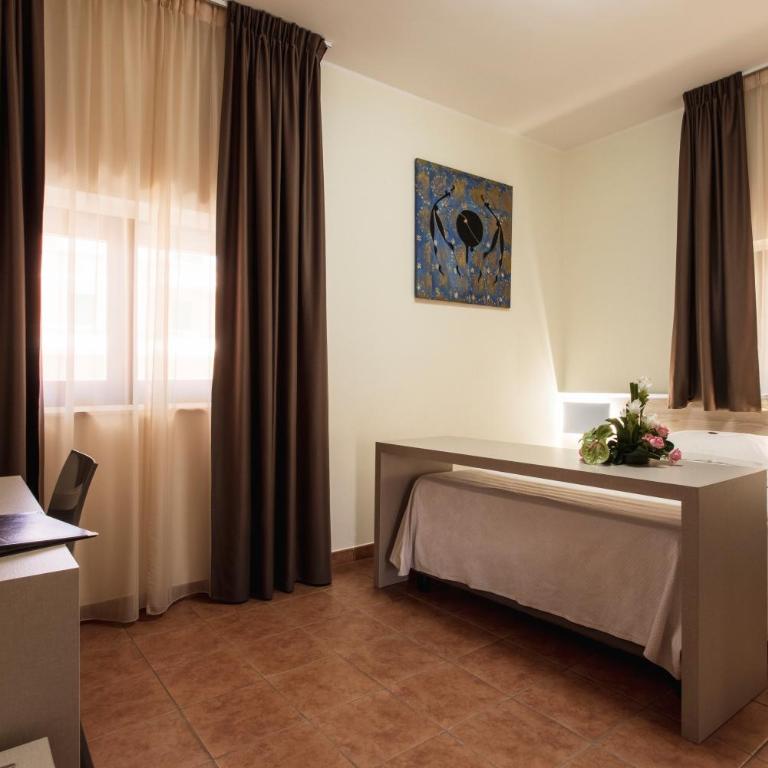 Hotel Fly - Camera Matrimoniale Economy - 4