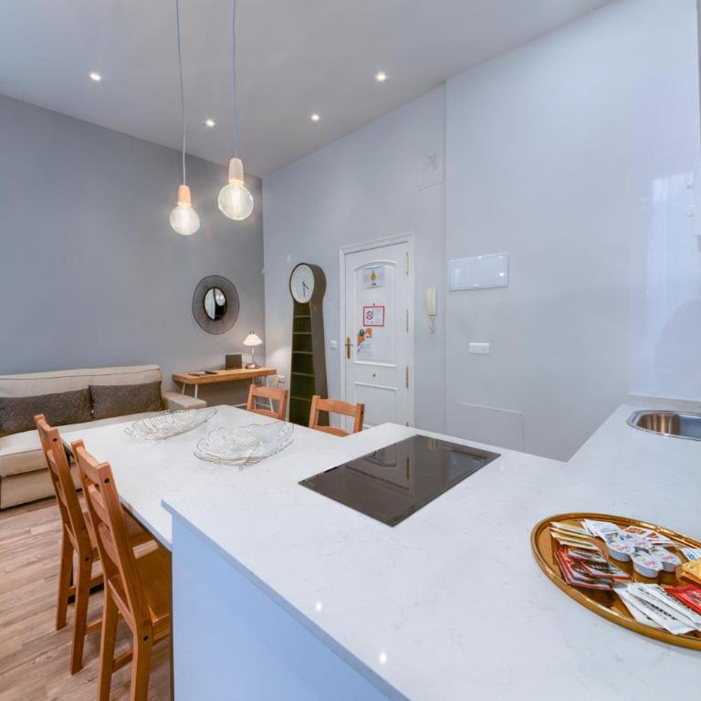 Holidays2Malaga Azucena Old Town - One-Bedroom Apartment with Balcony - 5