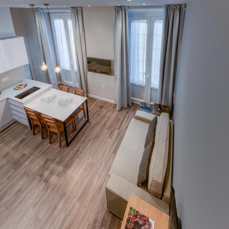 Holidays2Malaga Azucena Old Town - One-Bedroom Apartment with Balcony - 6