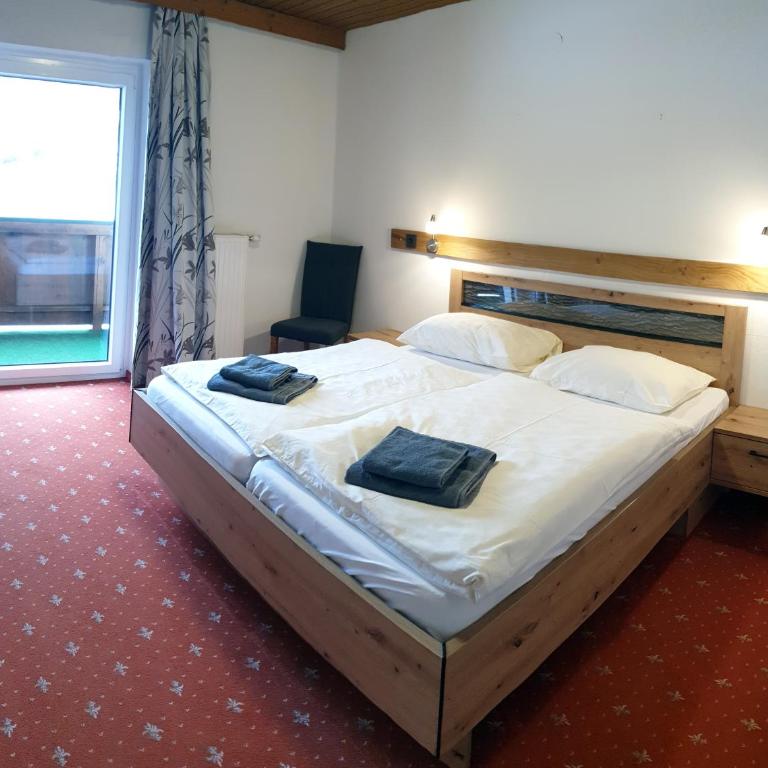 Landgasthof Hotel Zehenthof - Doppelzimmer mit Bergblick - 16