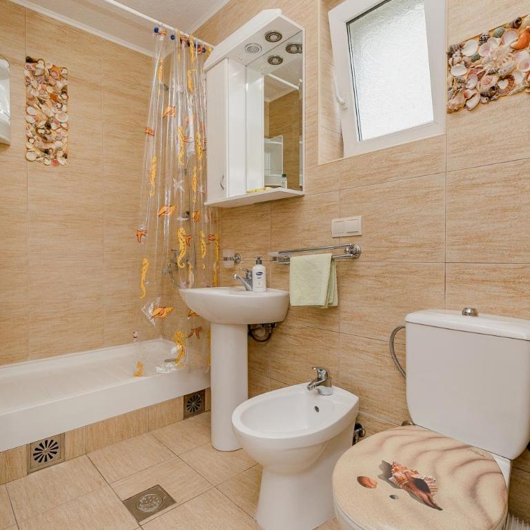 Palm Point Apartment - One-Bedroom Apartment - 13