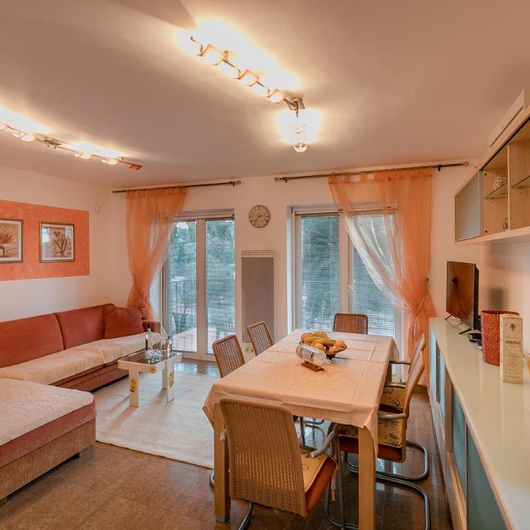 Palm Point Apartment - One-Bedroom Apartment - 7