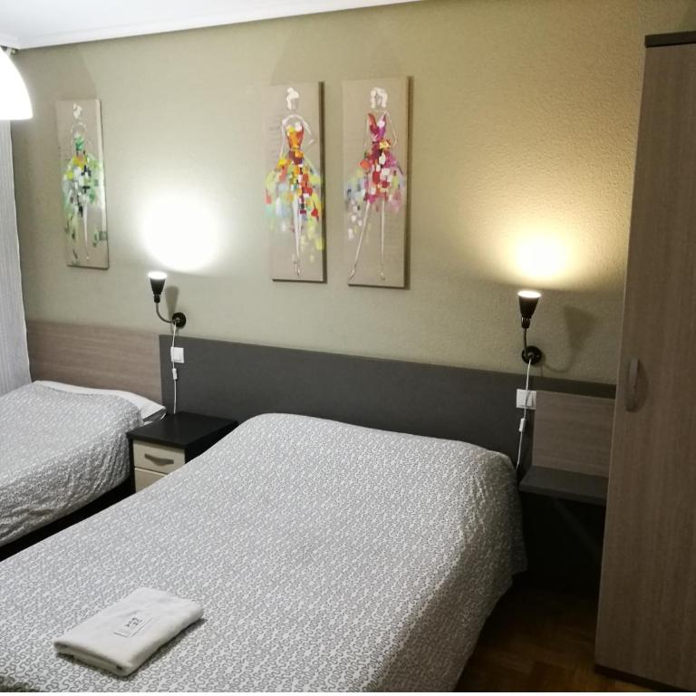 Pensión Santiago - Habitación Doble con baño privado externo - 2 camas - 4