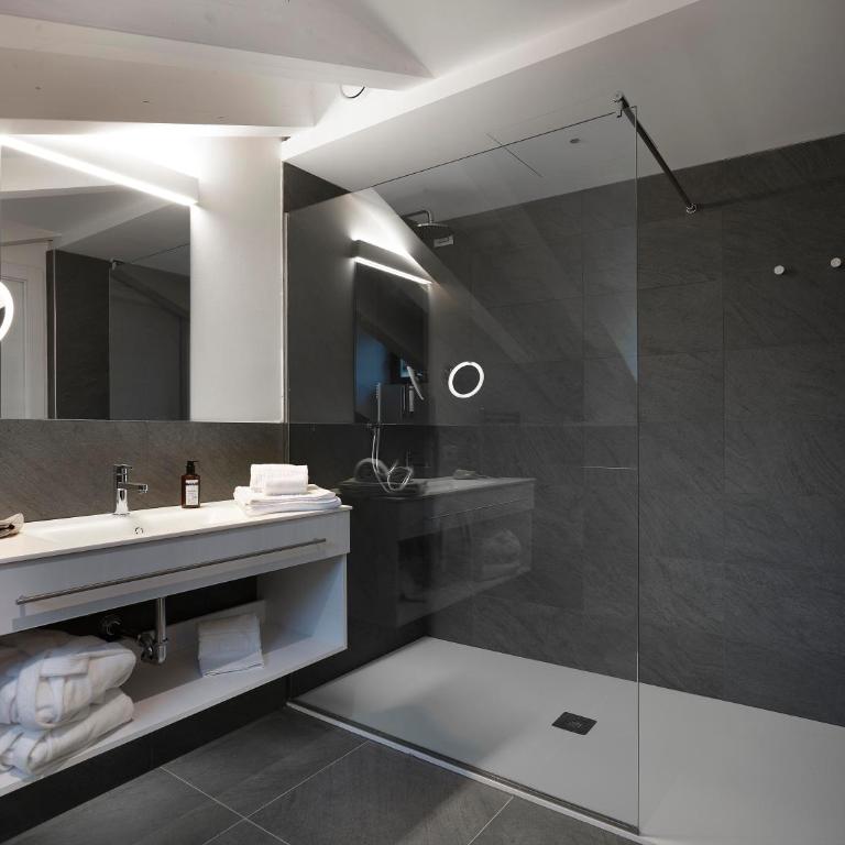Boutique Hotel Touring - Camera Familiare Superior - 1