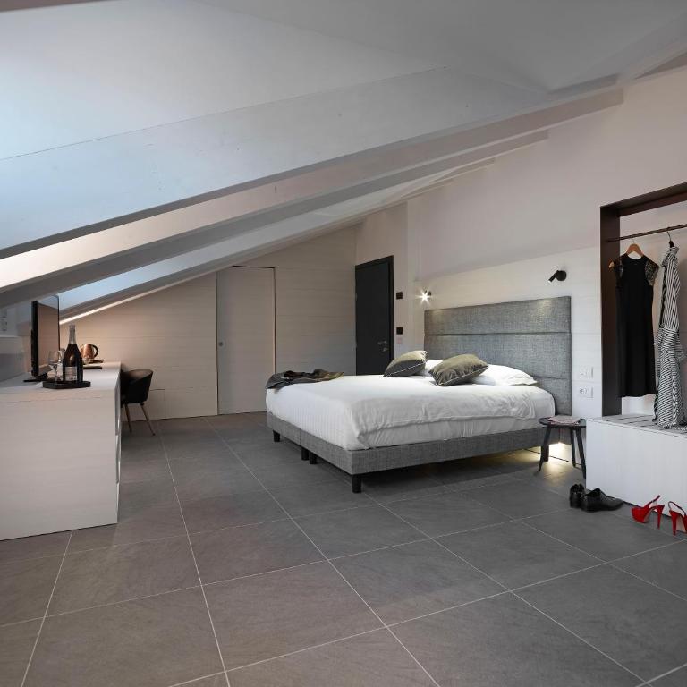 Boutique Hotel Touring - Camera Familiare Superior - 4
