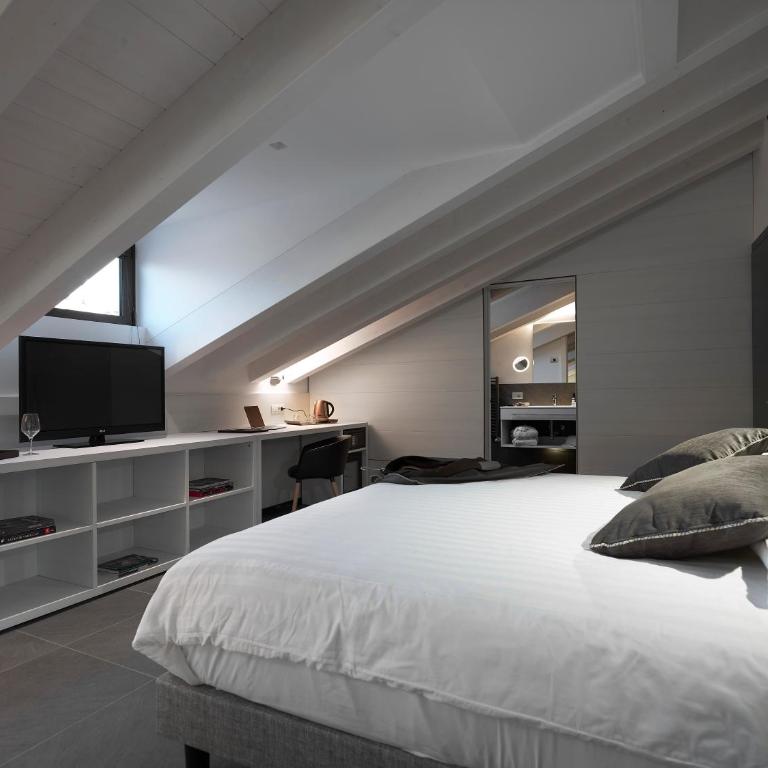 Boutique Hotel Touring - Camera Familiare Superior - 5