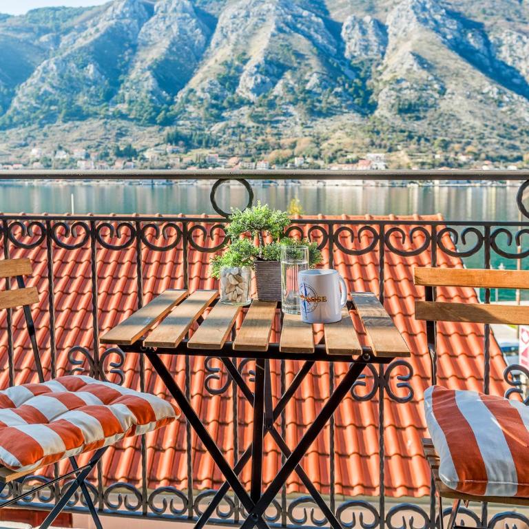 Apartments Windrose - One-Bedroom Apartment with Balcony Sea View (4 adults) - 1