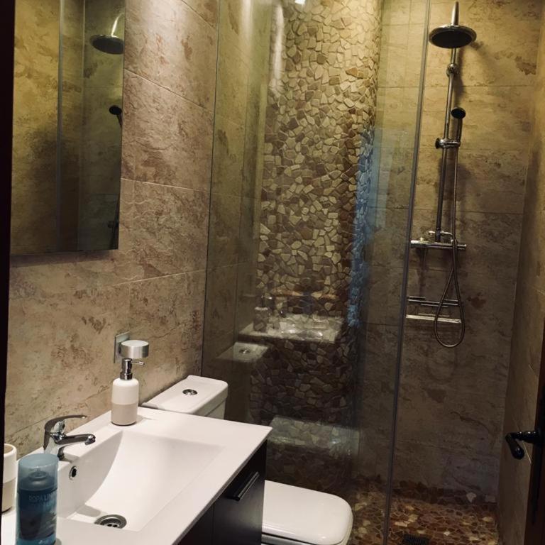 Avenida Reyes Católicos - Apartamento de 2 dormitorios - 25