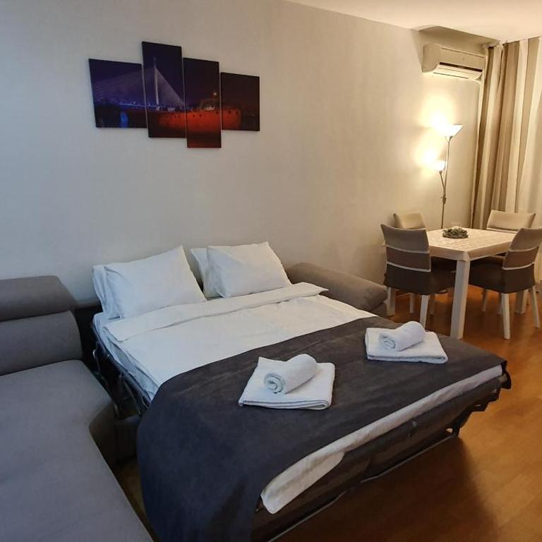 Royal apartment Belvill - Two-Bedroom Apartment - 17