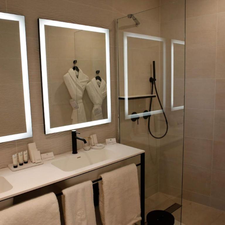 Splendid Hôtel & Spa - Chambre Lit King-Size avec Accès au Spa (sur Réservation) - Vue sur Mer - 2