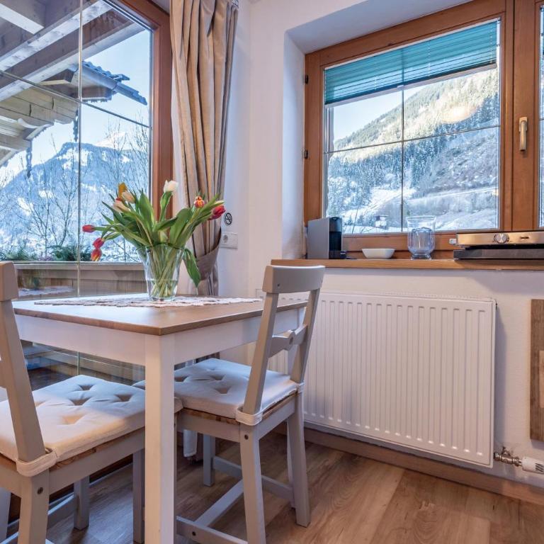 Landhaus Seiringer Apartments - Apartment mit 1 Schlafzimmer, Balkon und Bergblick - 8