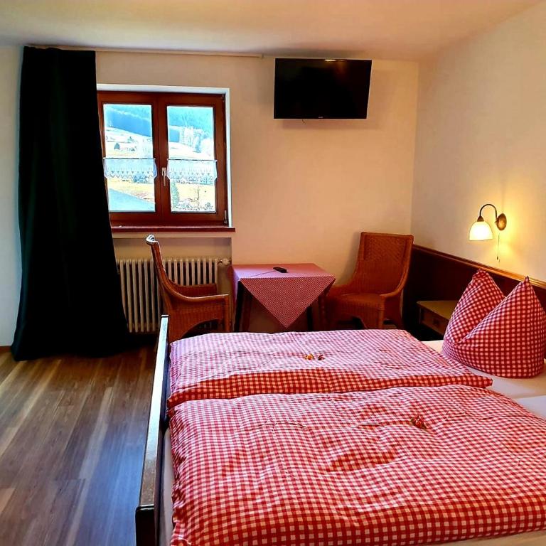 Haus Matzl inkl. Chiemgaukarte - Doppelzimmer mit Gartenblick - 1