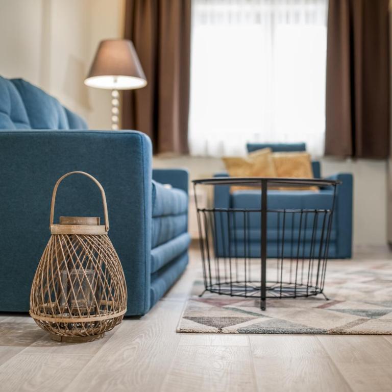 Sky Cabin Apartments - FREE GARAGE - One-Bedroom Apartment - 12
