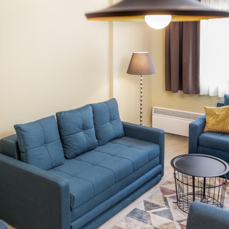 Sky Cabin Apartments - FREE GARAGE - One-Bedroom Apartment - 18