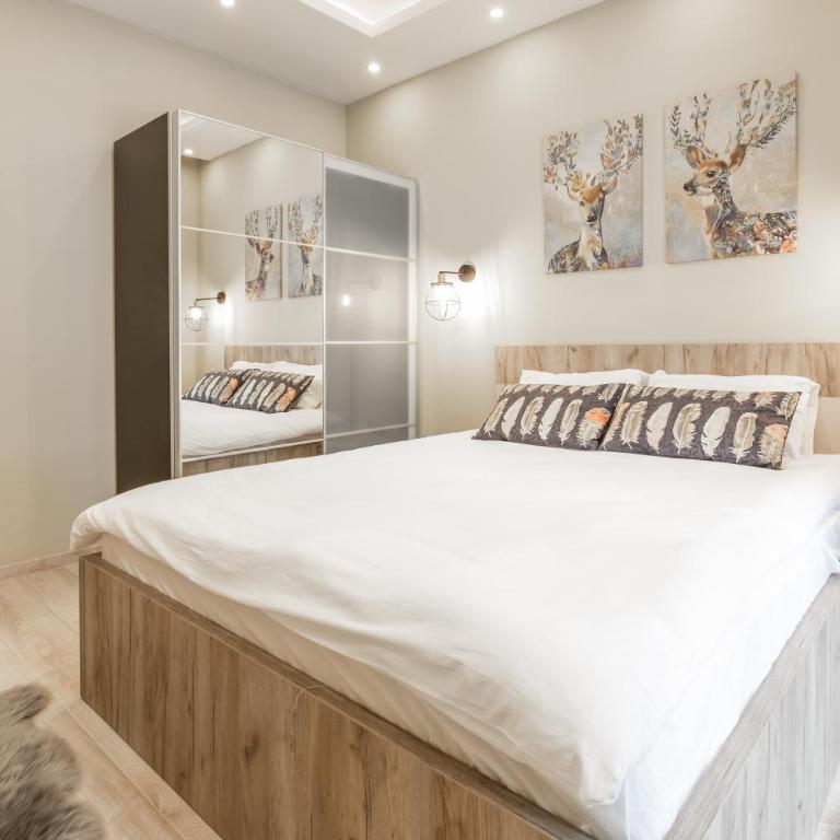Sky Cabin Apartments - FREE GARAGE - One-Bedroom Apartment - 21