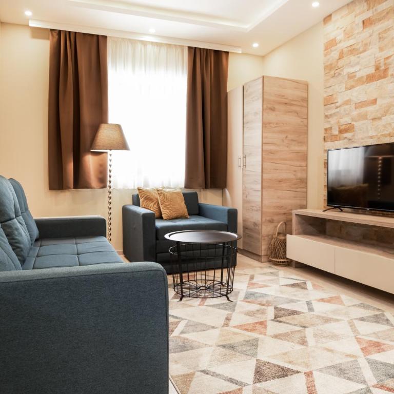 Sky Cabin Apartments - FREE GARAGE - One-Bedroom Apartment - 25