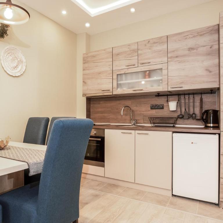 Sky Cabin Apartments - FREE GARAGE - One-Bedroom Apartment - 34