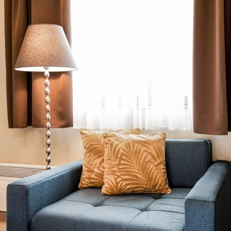 Sky Cabin Apartments - FREE GARAGE - One-Bedroom Apartment - 38