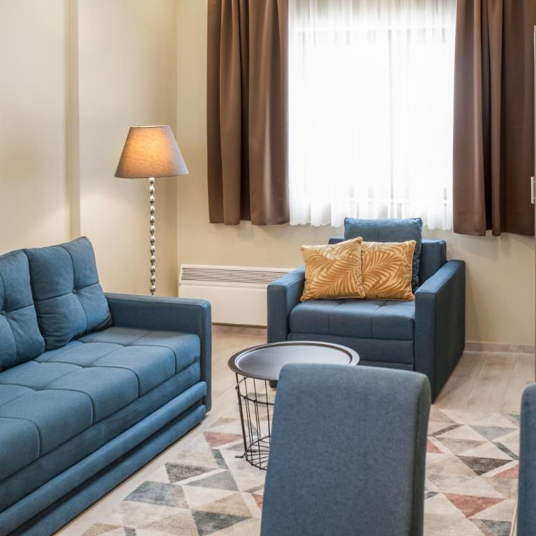 Sky Cabin Apartments - FREE GARAGE - One-Bedroom Apartment - 39