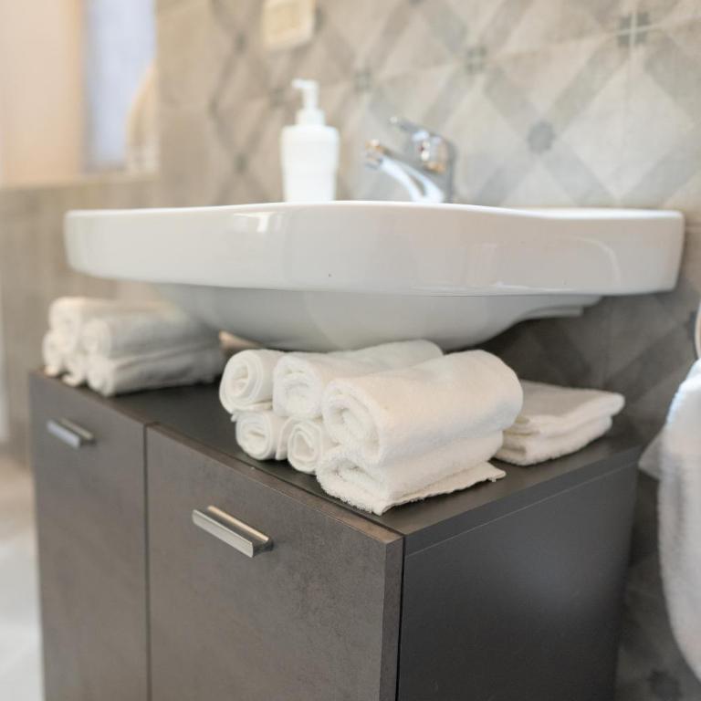 Casa Santa Marina - Two-Bedroom House - 27