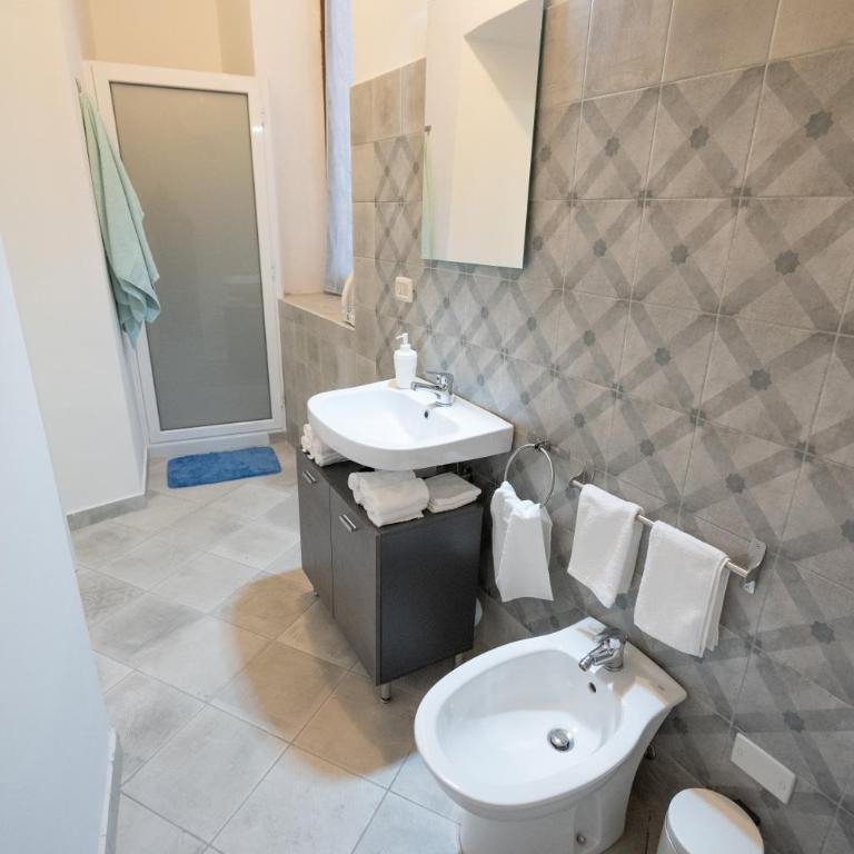 Casa Santa Marina - Two-Bedroom House - 26