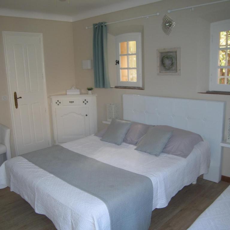 Chambres d'Hotes Les Amandiers - Dreibettzimmer - 1