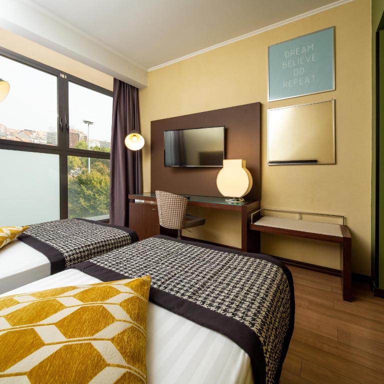 Holiday Inn Turin Corso Francia by IHG - Camera Standard Doppia con Letti Singoli - Fumatori - 1