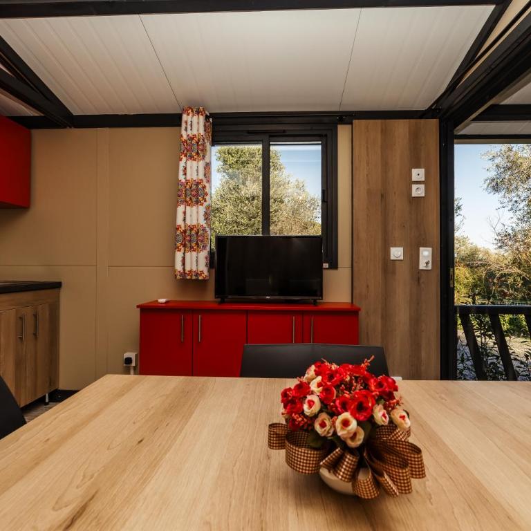 Oasi Camping - Bungalow con 2 Camere da Letto - 8