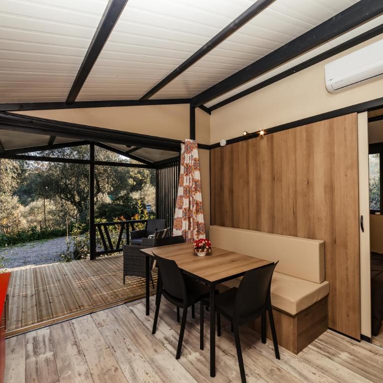 Oasi Camping - Bungalow con 2 Camere da Letto - 10