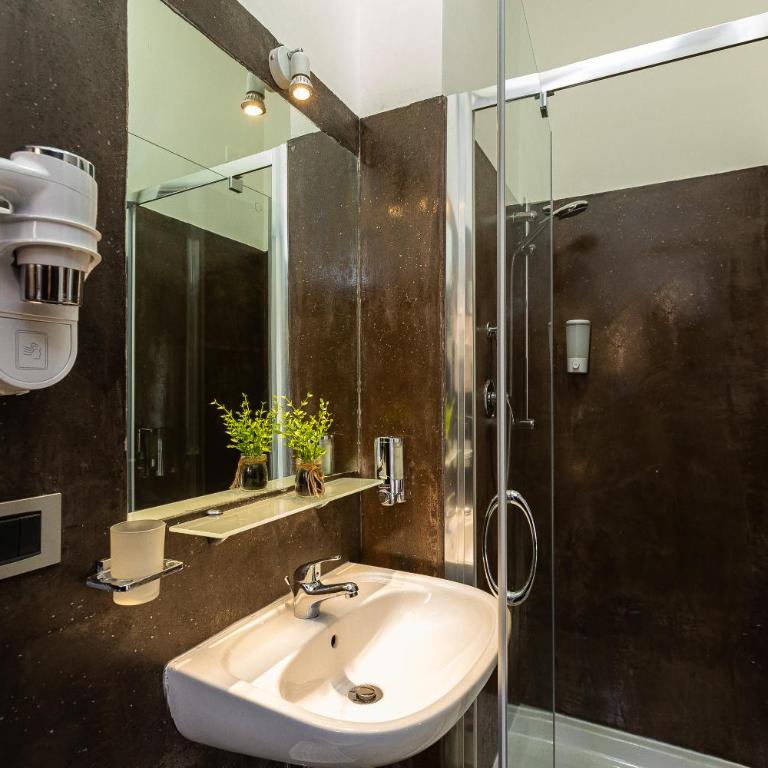 Termini Central Inn - Camera Tripla Standard - 6