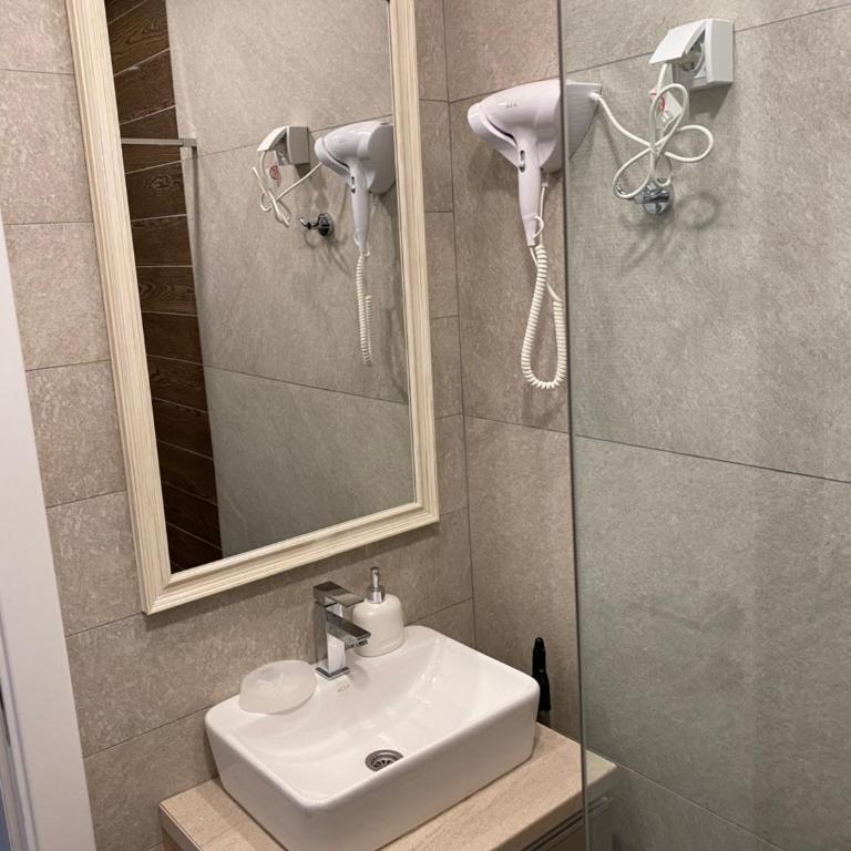 Mount Apartments Milmari - One-Bedroom Apartment - 8