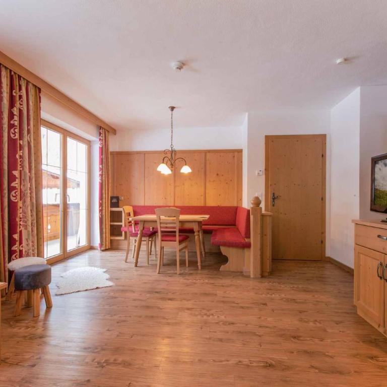 Alpenchalet Vital - Apartment mit 2 Schlafzimmern und Balkon - 2