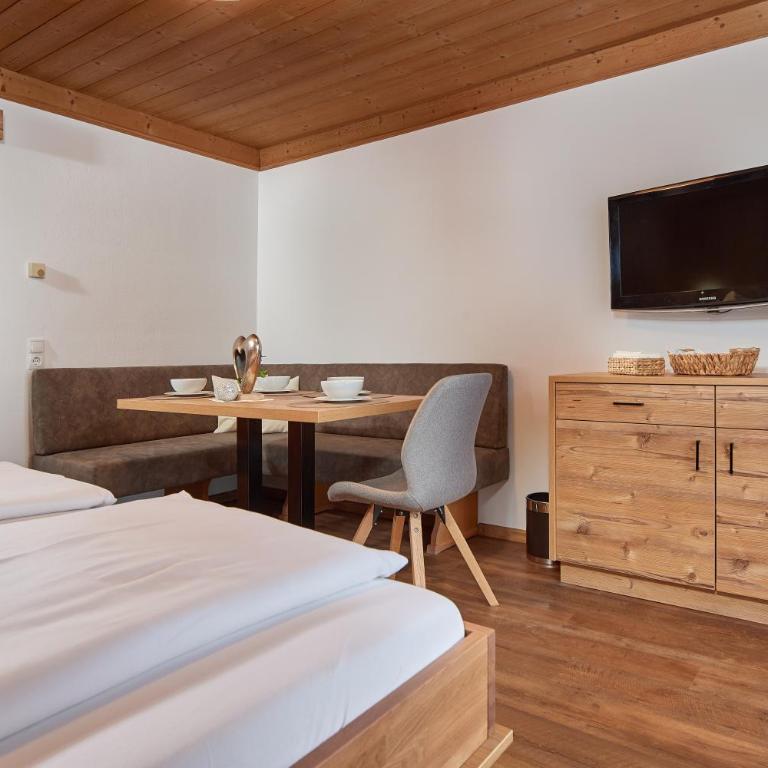 Frühstückspension Klinglhub - Superior Apartment mit 1 Schlafzimmer und Balkon - Nebengebäude - 12