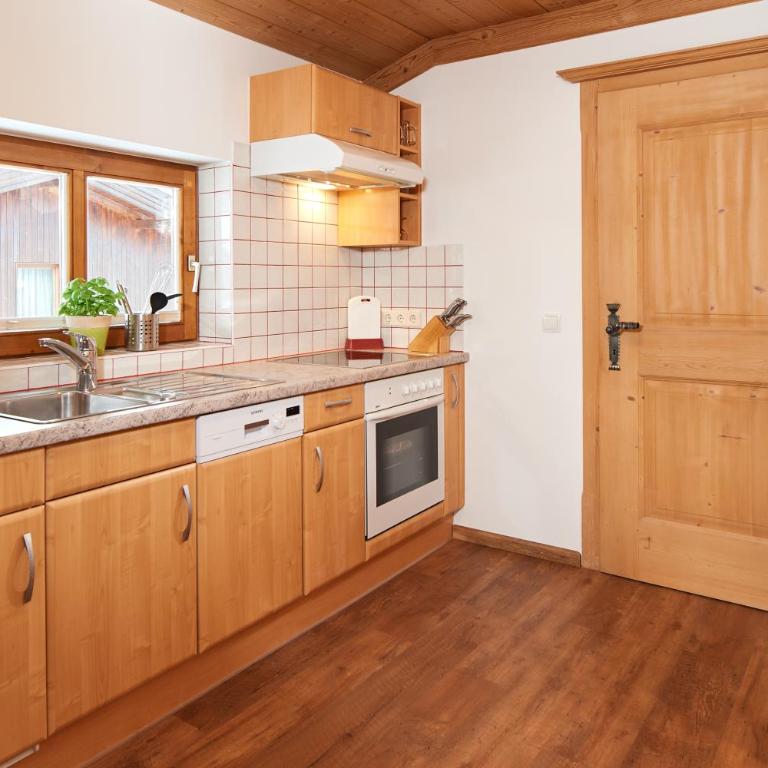 Frühstückspension Klinglhub - Superior Apartment mit 1 Schlafzimmer und Balkon - Nebengebäude - 10