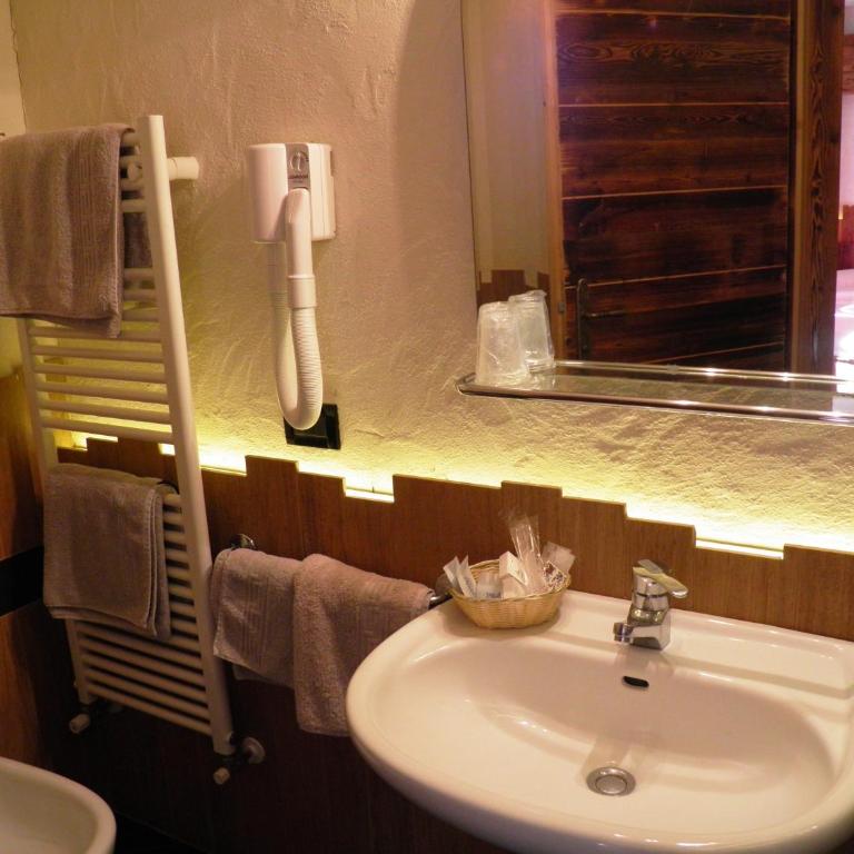 Hotel Pontiglia - Camera Matrimoniale Deluxe - 1