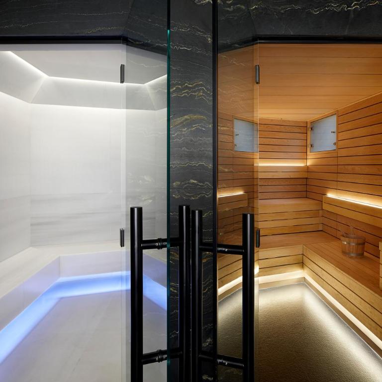 Maison Villeroy - Camera King Deluxe con Accesso Vasca Idromassaggio, Sauna e Hamman Privato - 1
