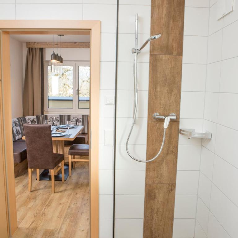 Bio-Bauernhof Reiterhof - Familienzimmer mit Bergblick - 4