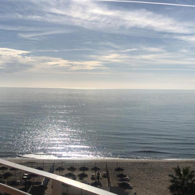 APARTAMENTO EN PRIMERA LINEA/BEACHFRONT APARTMENT - Apartamento de 3 dormitorios - 95