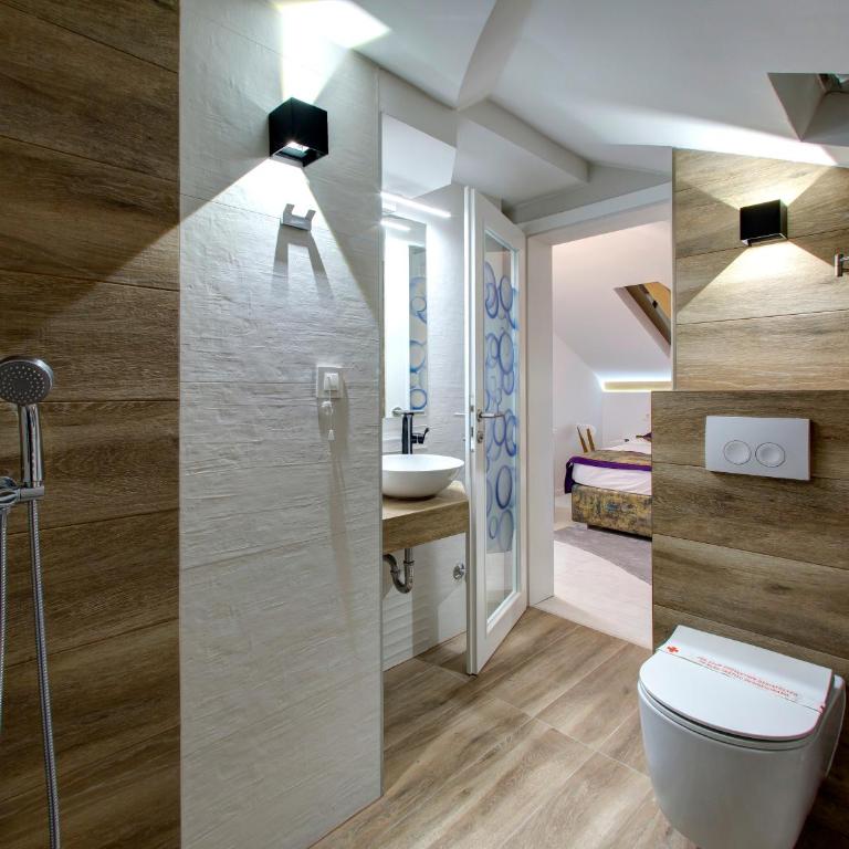 Diamond Rain Boutique Hotel - Standardna Dvokrevetna Soba sa Bračnim Krevetom - 5