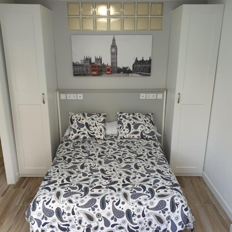 Spacious Apartment Madrid - Metro Barrio del Pilar - Three-Bedroom Apartment - 20