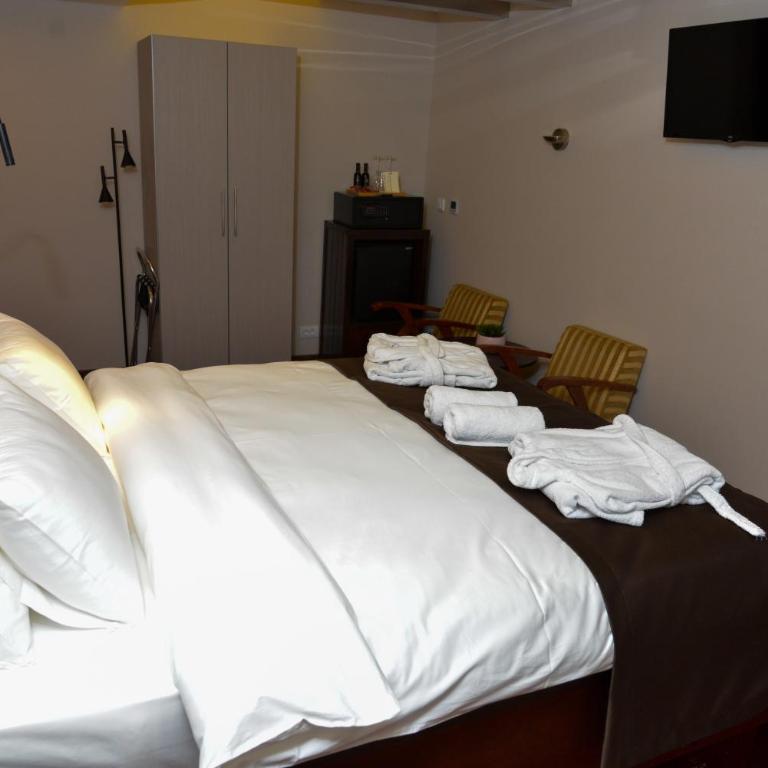 Bahus Inn - Standardna Dvokrevetna Soba s Bračnim Krevetom i Pogledom na Reku - 4