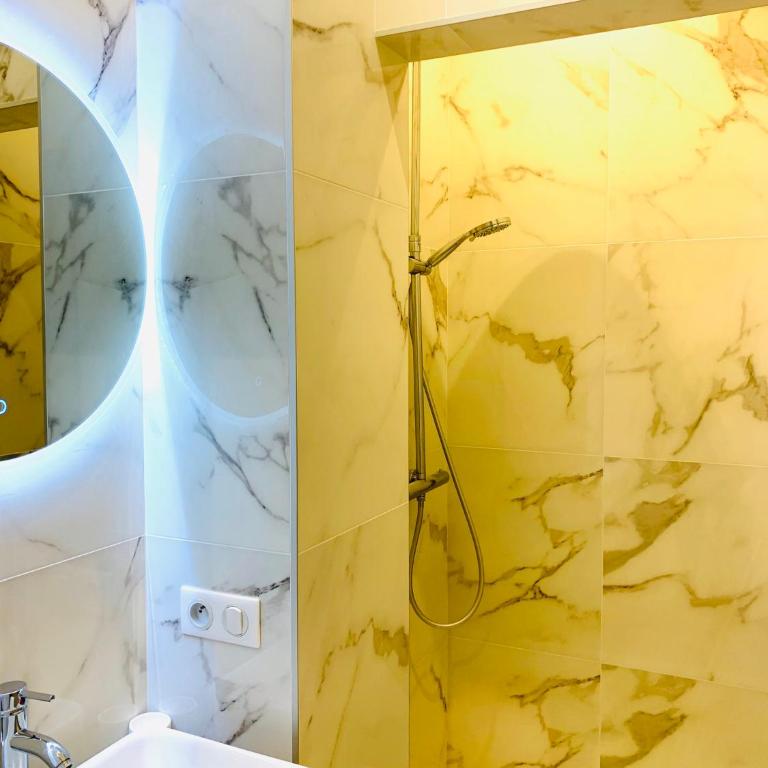 monaco, CHAMBRE LUXE, à 250M casino - Chambre Deluxe Double ou Lits Jumeaux - 4