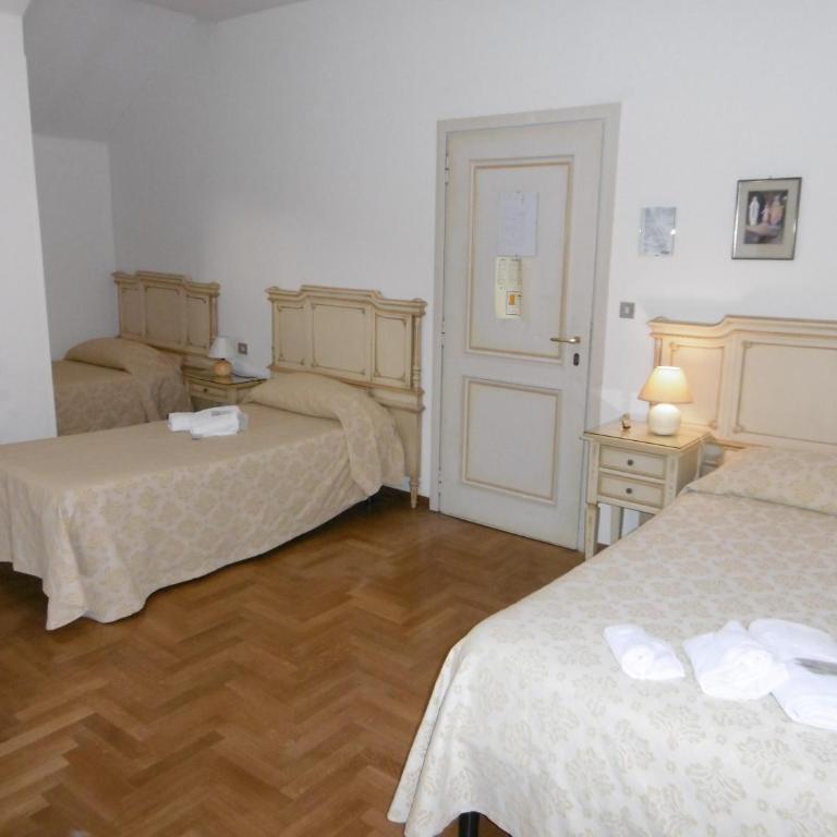 Hotel Villa Maria - Camera Familiare con Balcone - 3