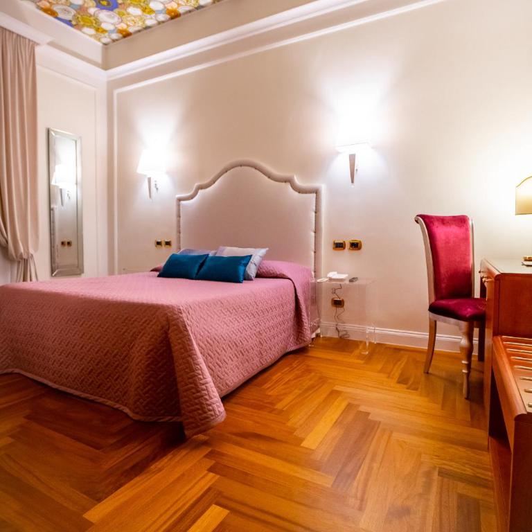 Boutique Hotel Puccini - Camera Deluxe - 5