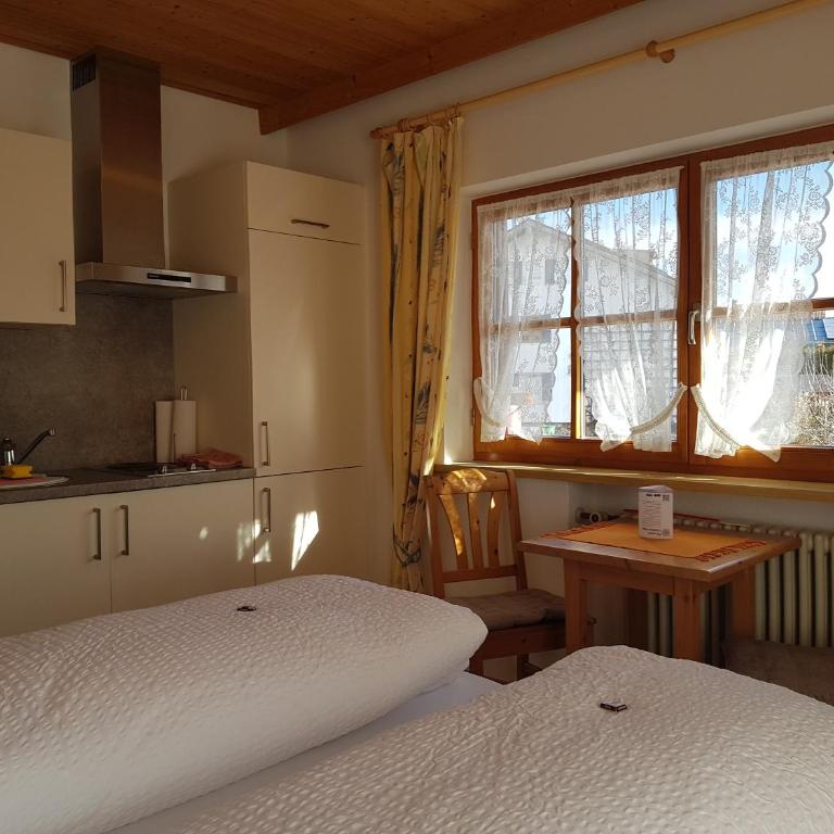 Ferienwohnungen am Buchbrunnen - Studio Apartment 7 - 3