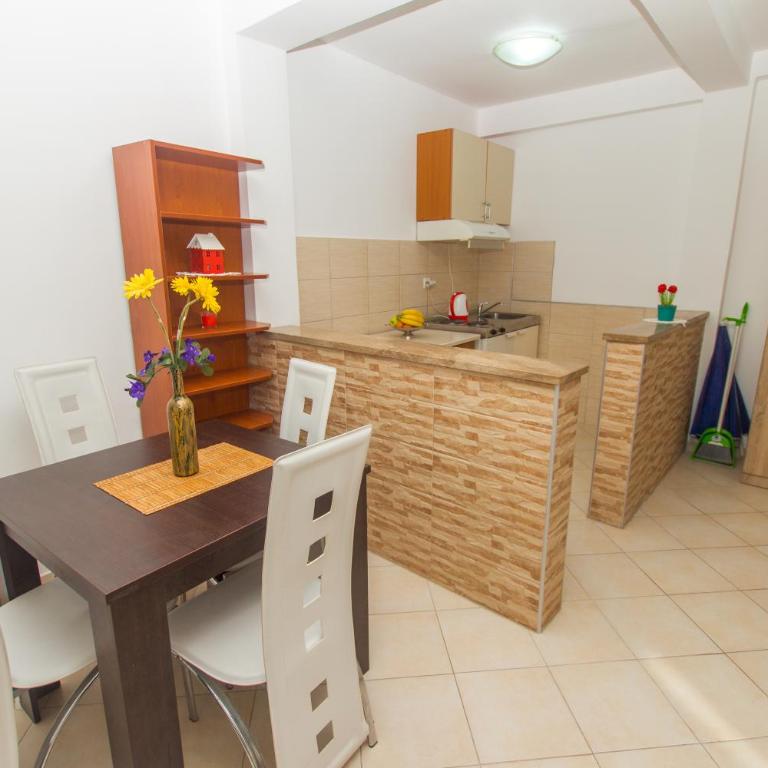 Apartments Petković - One-Bedroom Apartment - 13