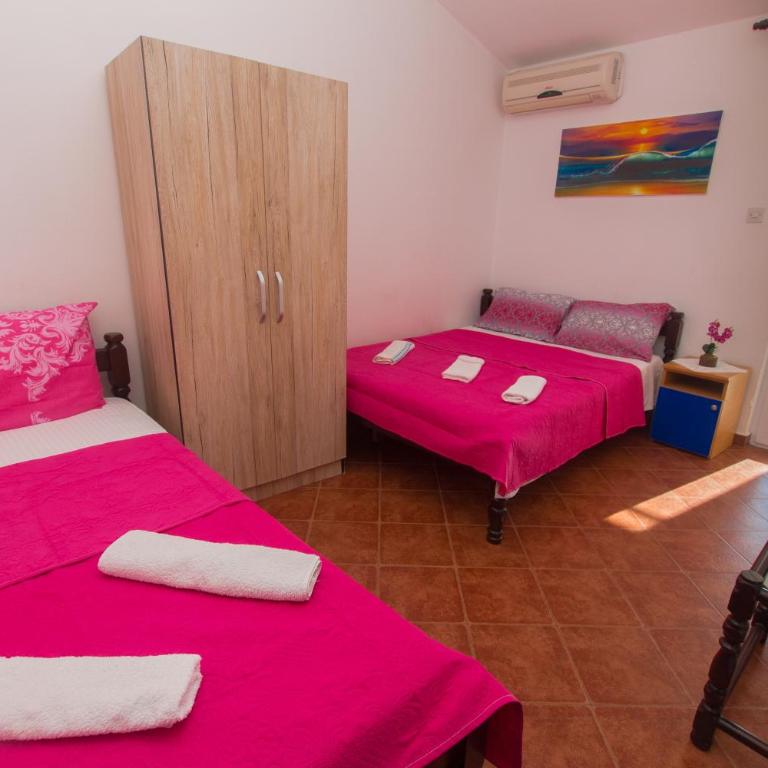 Apartments Petković - Triple Room with Balcony and Sea View - 13