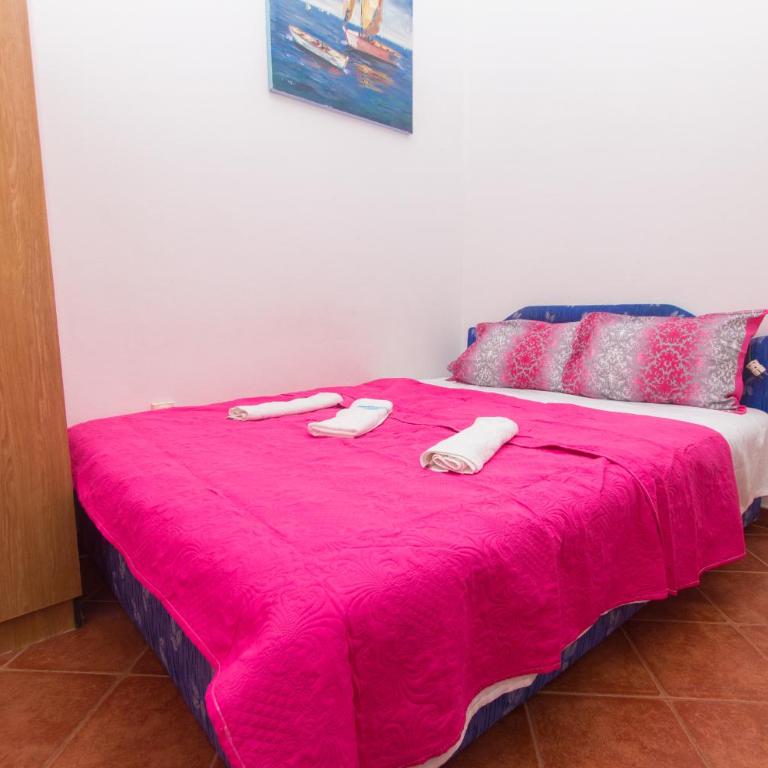 Apartments Petković - Triple Room with Private External Bathroom - 8