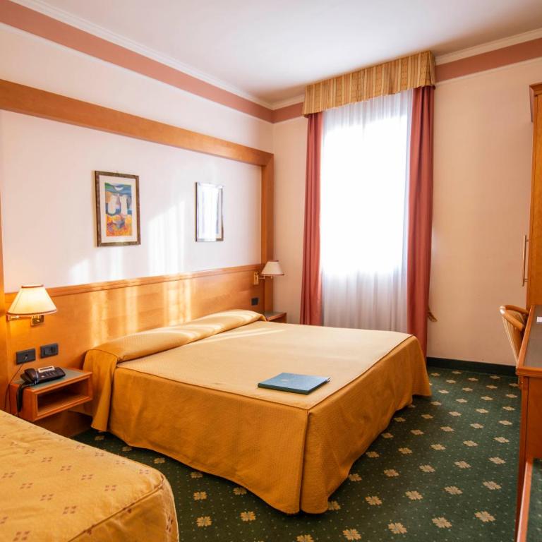 Hotel Estense - Camera Tripla - 2